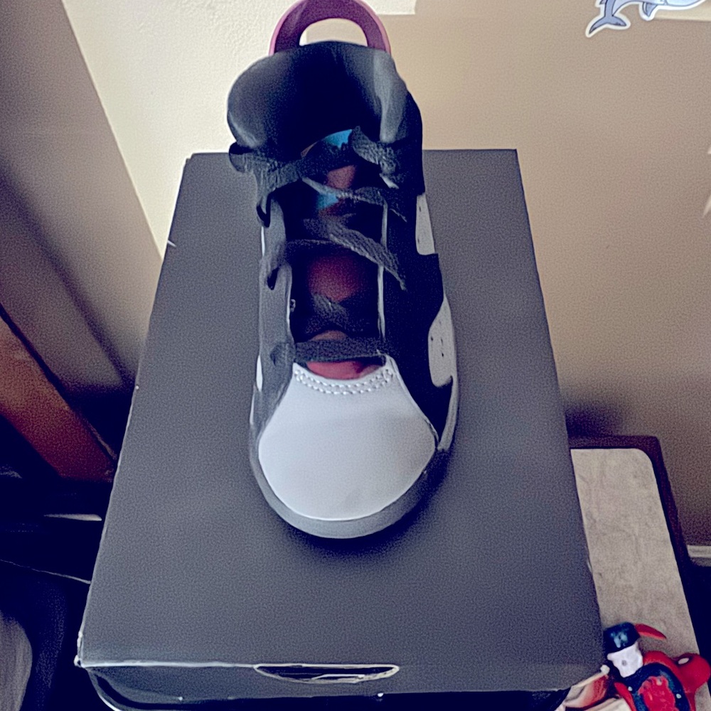 Retro jordan 6 size toddler boy 9C black gray burgundy